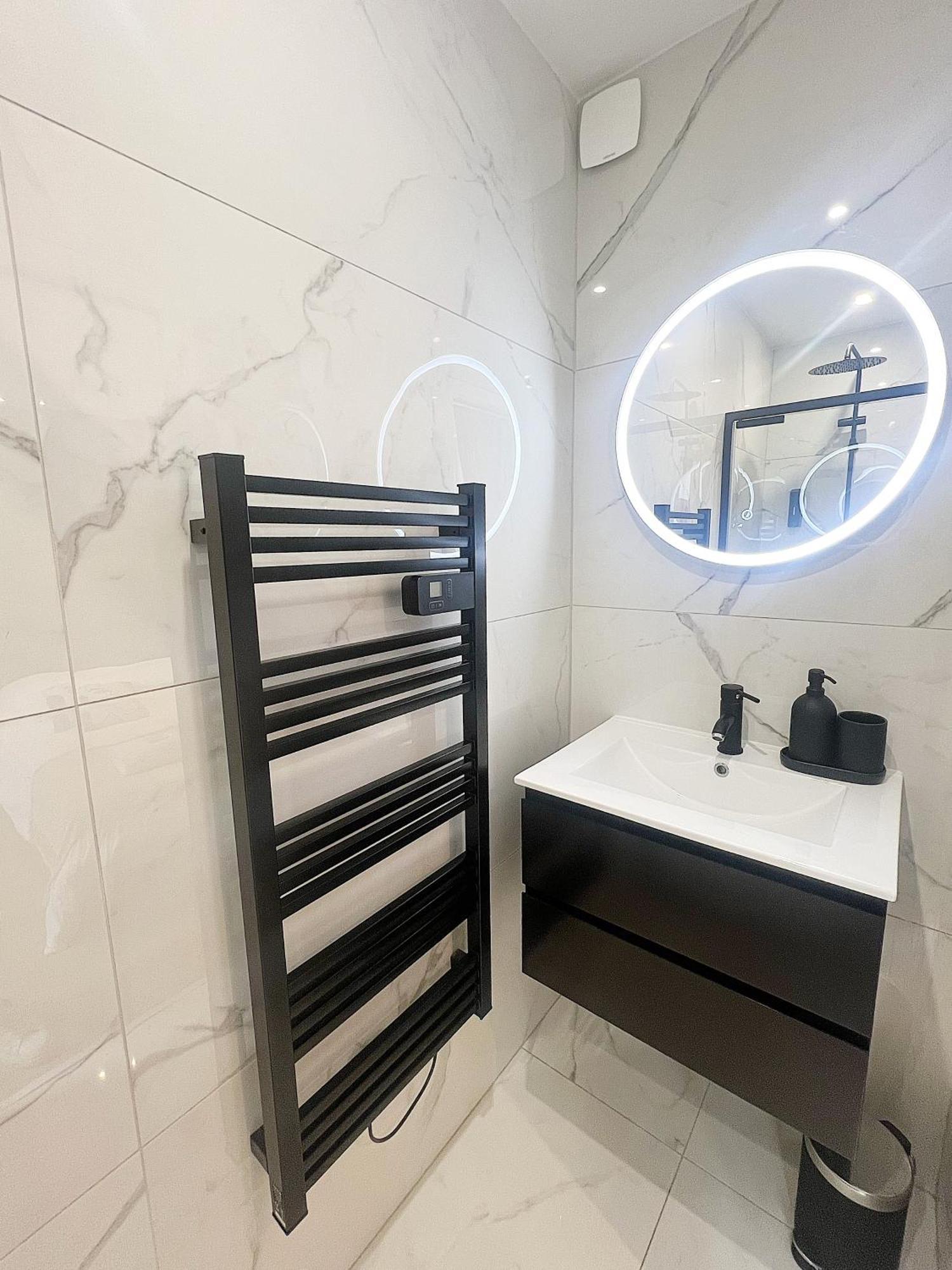 Le Petit Barbusse, Proche Centre Avec Netflix Apartment Reims Ngoại thất bức ảnh
